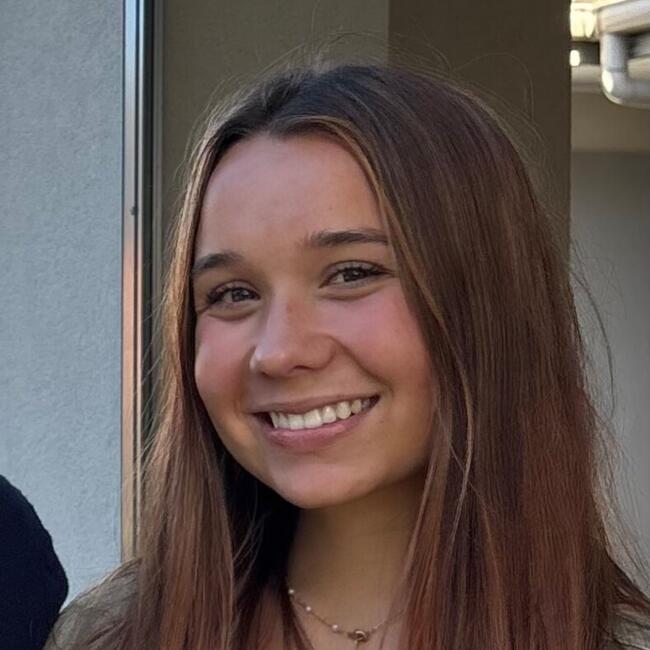 Babysitter in Melbourne: Emma