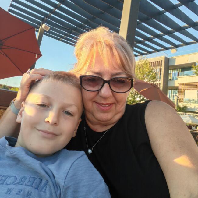 Babysitter in Laćarak: Zorica