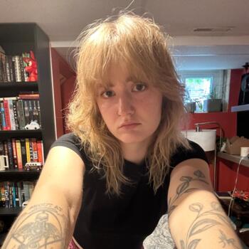 Babysitter in London: Cove