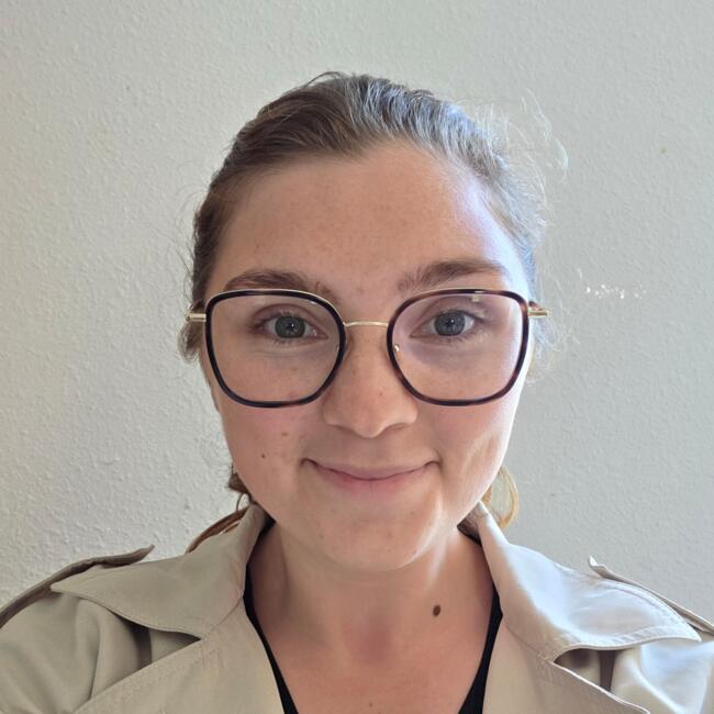 Babysitter in Coucy-le-Château-Auffrique: Lea