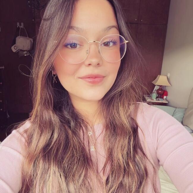 Babysitter in Lisbon: Laura