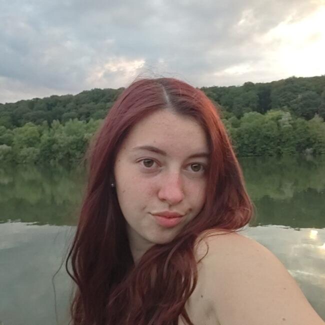 Babysitter in Compiègne: Elyanna