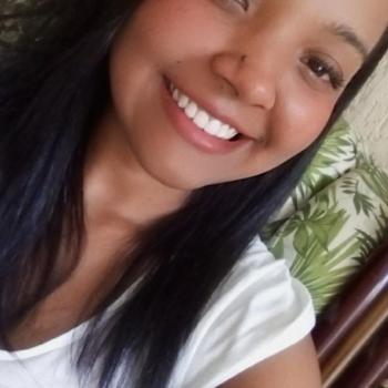 Babá em Camaçari: JOSILENE
