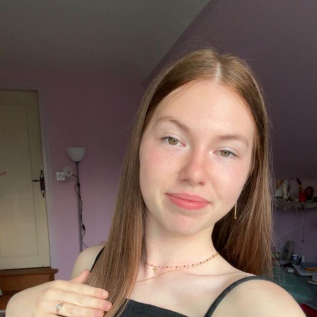 Babysitter in Châtenay-sur-Seine: Aimie