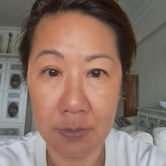 Babysitter in Singapore: Farah