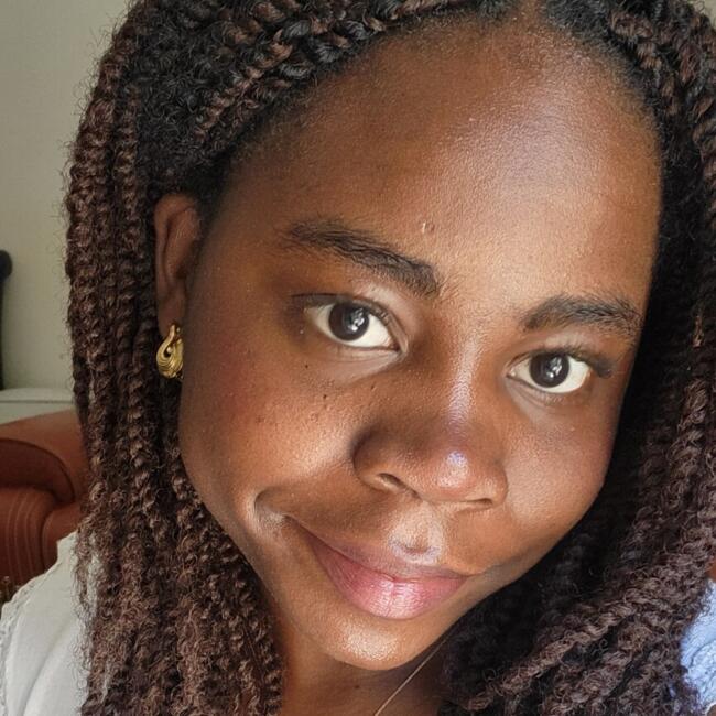 Babysitter in Saint-Germain-en-Laye: Hanna