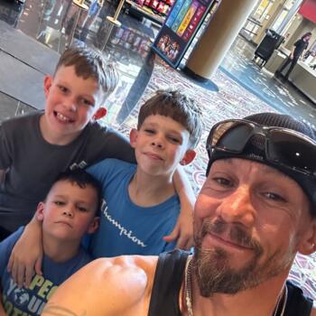 Babysitting job in Thornton: babysitting job Beau