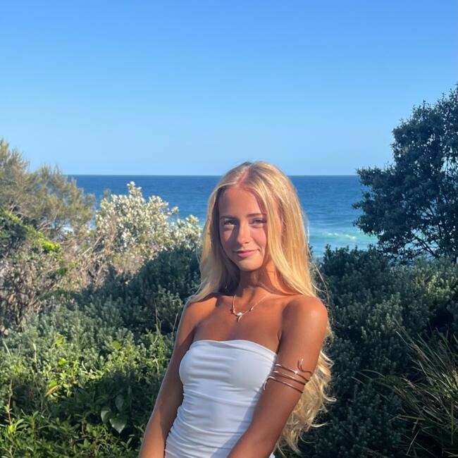 Babysitter in Central Coast: Chloe