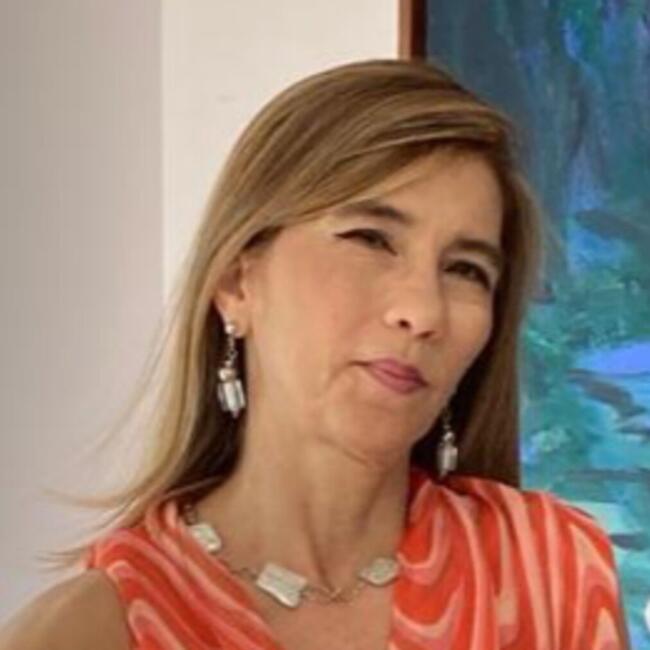 مربية أطفال في باريس: Sandra