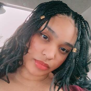 Babá em Guararema: Maysa Leão