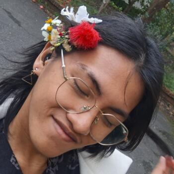 Babysitter in New Taipei City: Yaz Deles