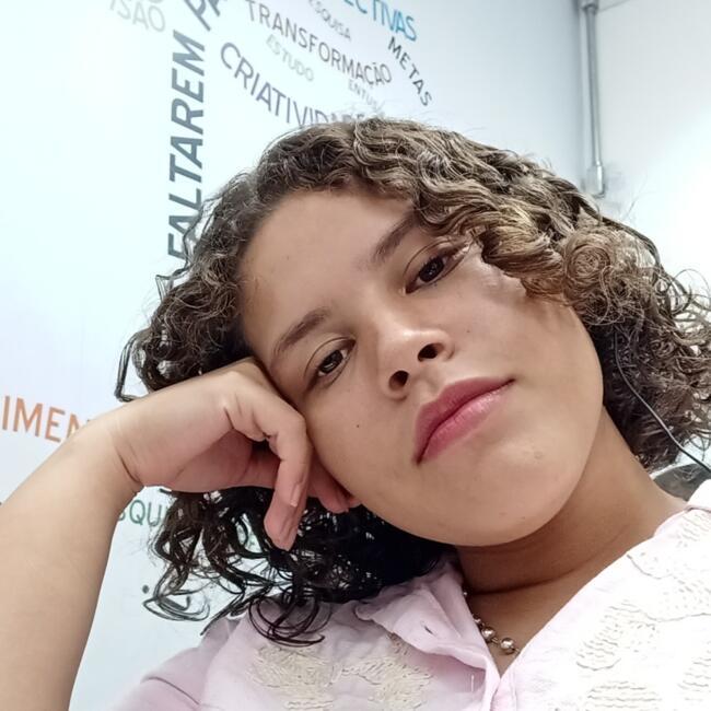 Babysitter in Belém: Julia Garcia