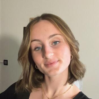 Babysitter in Annecy: Eloane