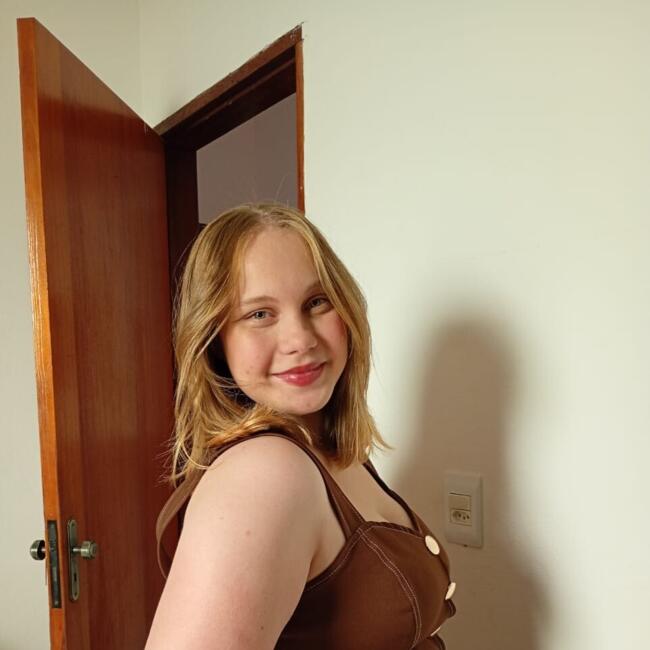 Babysitter in Porto Ferreira: Yasmin