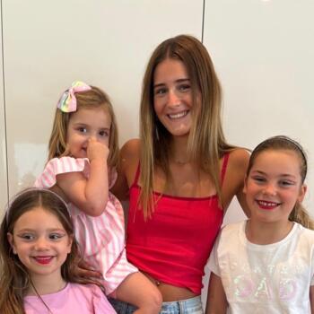 Babysitter in Sydney: Ella