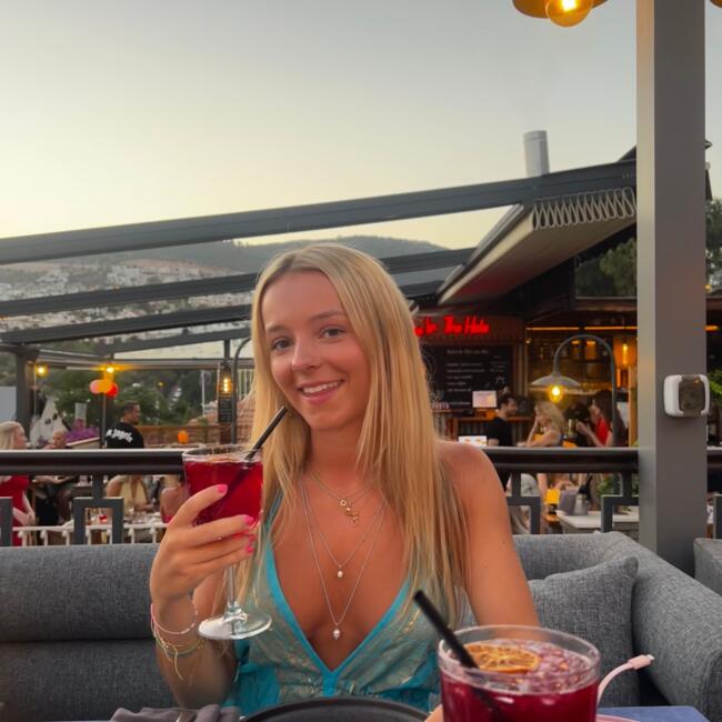 Babysitter in London: Millie