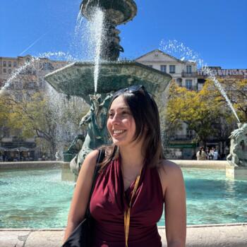 Babysitter in Coimbra: Mara