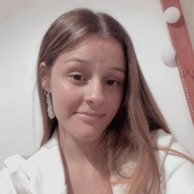 Babysitter in San Fernando: Vicky