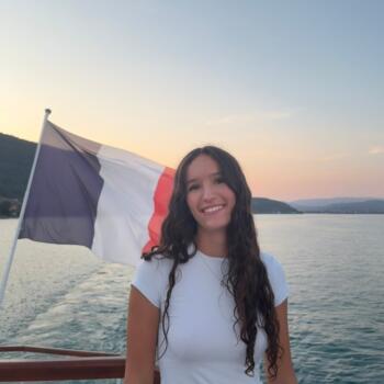 Babysitter in Annecy: Nelly
