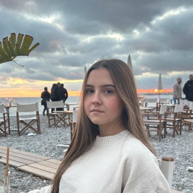 Babysitter in Paris: Gabriela