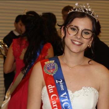 Babysitter in Chalon-sur-Saône: Laurine