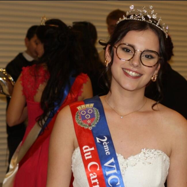 Babysitter in Chalon-sur-Saône: Laurine