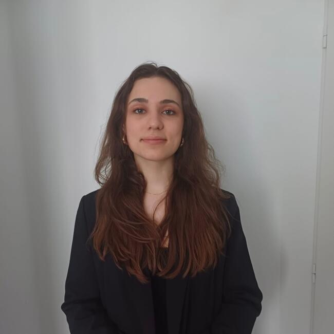 Babysitter in Saint-Etienne: Charline