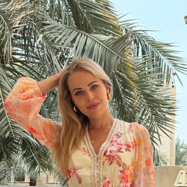 Δουλειά για babysitter στην περιοχή Ντουμπάι: Viktoria