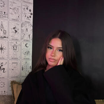 Babysitter in Rennes: Shaïna