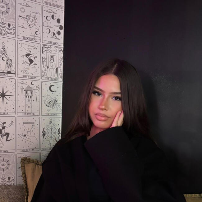Babysitter in Rennes: Shaïna