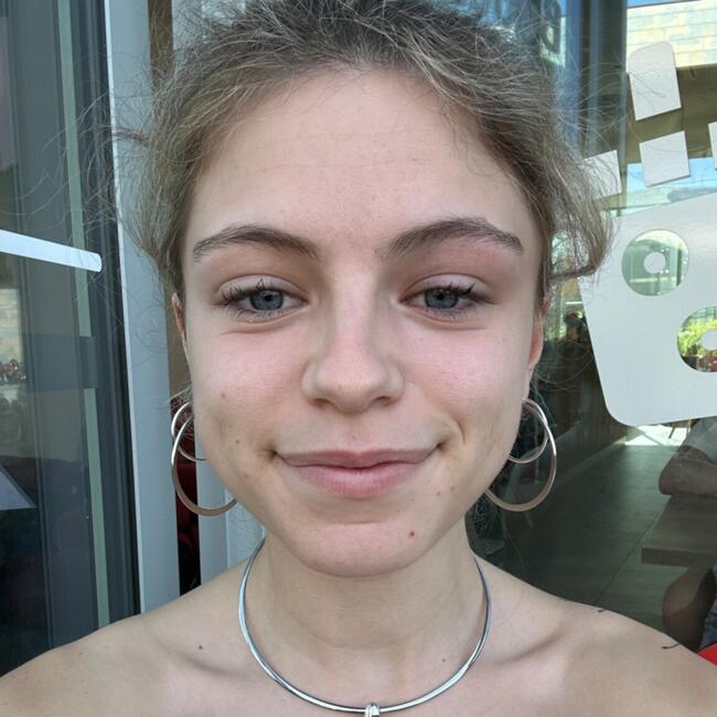 Babysitter in Le Vaud: Madison