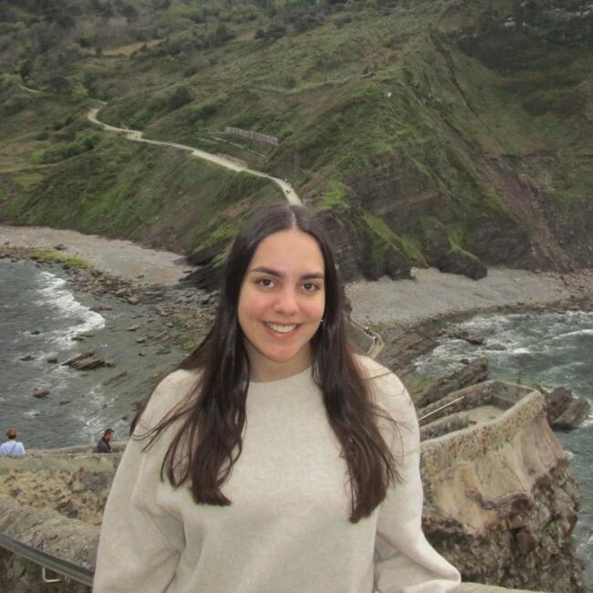 Babysitter em Porto: Maria