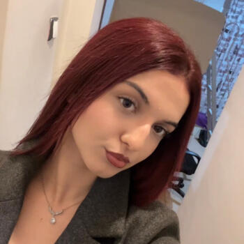 Babysitter στην περιοχή Αγία Βαρβάρα: Elena