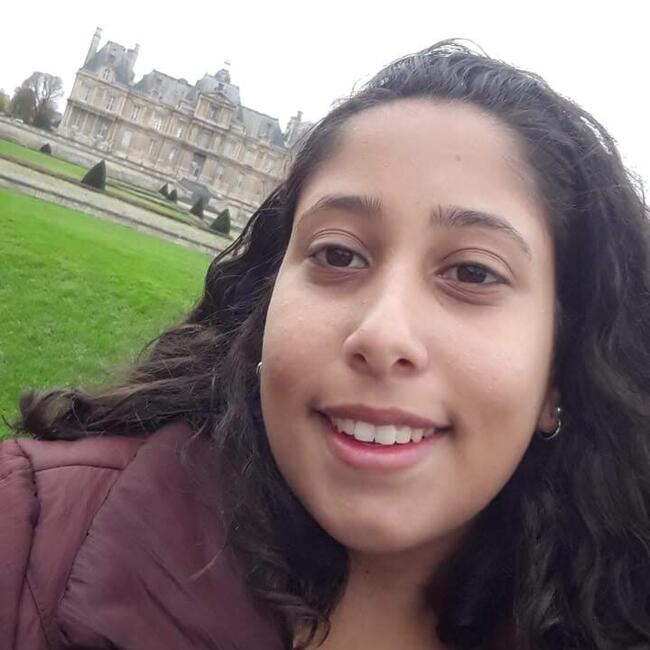 Babysitter in Carrières-sur-Seine: Bárbara