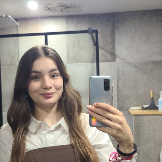 Babysitter in Lons-le-Saunier: Alice