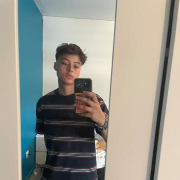 Babysitter in Clermont-Ferrand: Alex