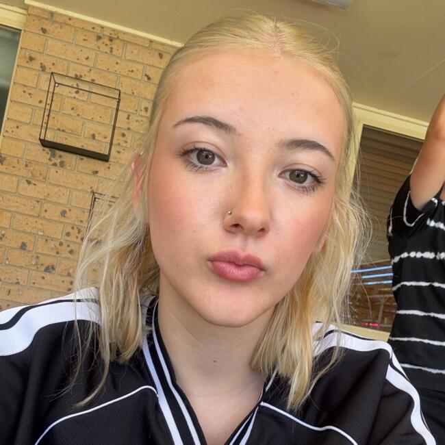 Babysitter in Gunning: Tahlia