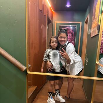 Babysitter Job in Perroy: Ana