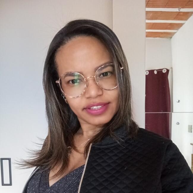 Babysitter in Belo Horizonte: Adriana