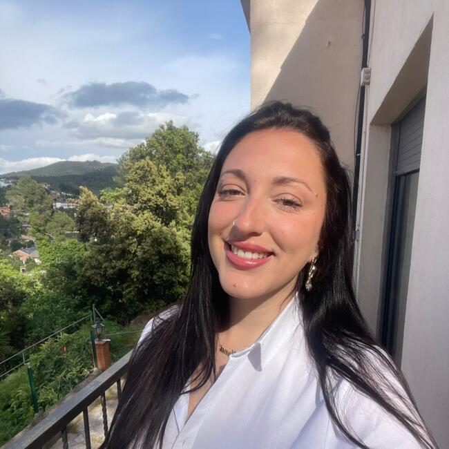 Niñera en San Andrés de la Barca: Elena