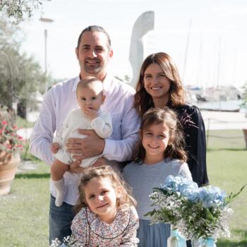 Lavoro per babysitter a Massa: lavoro per babysitter Marinela