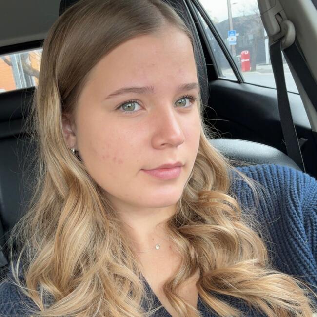 Babysitter in Adelaide: Lexi