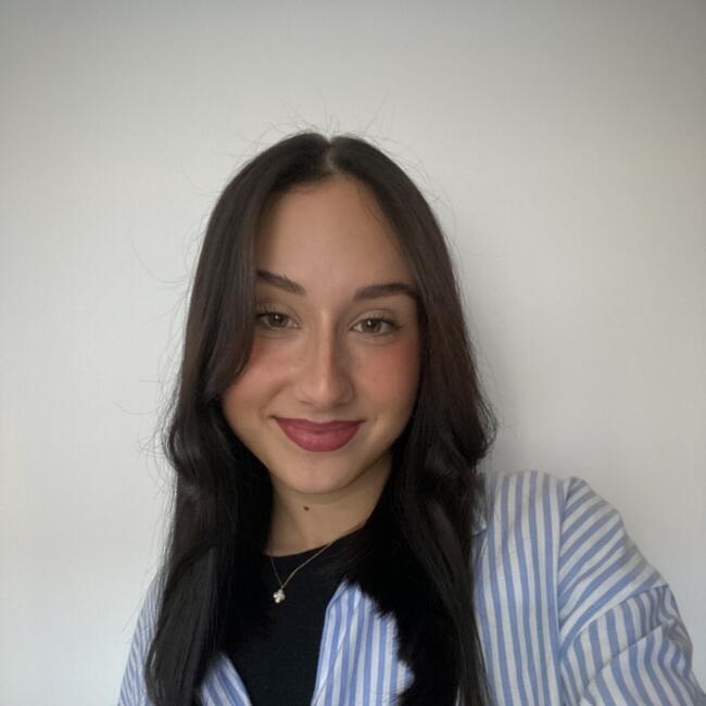 Babysitter in Beauvais: Alicia