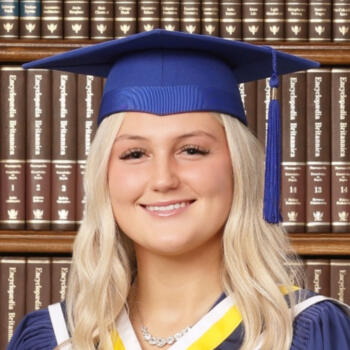 Baby-sitter in Surrey: Haley