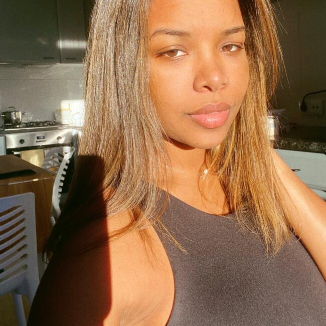 Babysitter in São Félix da Marinha: Nishat