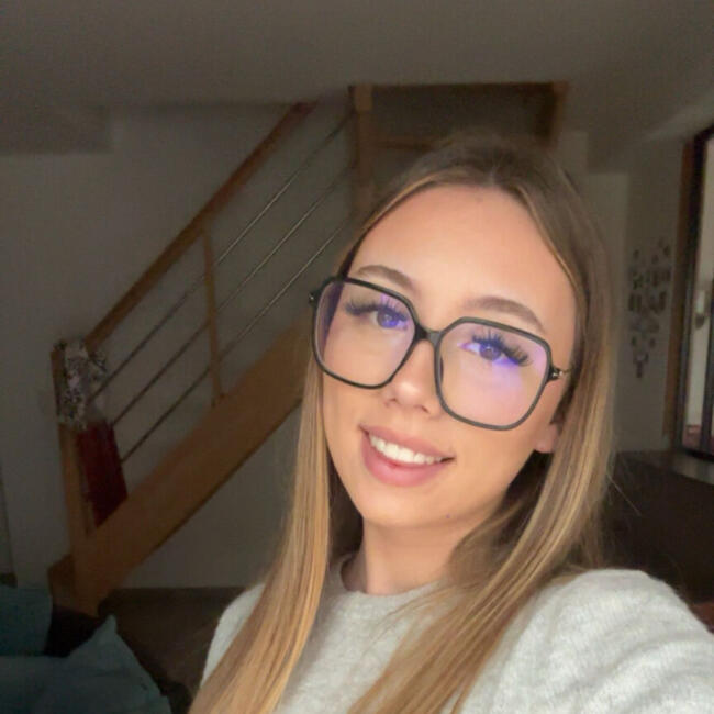 Babysitter in Fougères: Clara