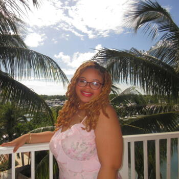 Babysitter Miami: Shanayina