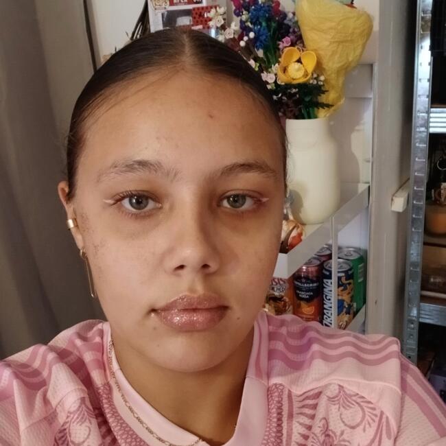 Babysitter in Grenoble: Allyah