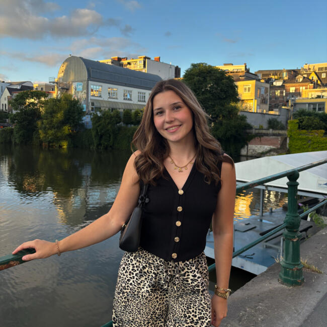 Niñera en Sint-Niklaas: Sibel