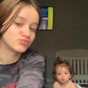 Babysitter in Knoxville: Saabira